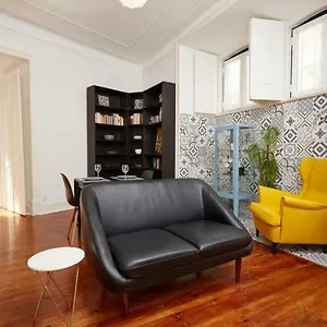 charming-one-bedroom-flat.hotels-lisbon-portugal.com/